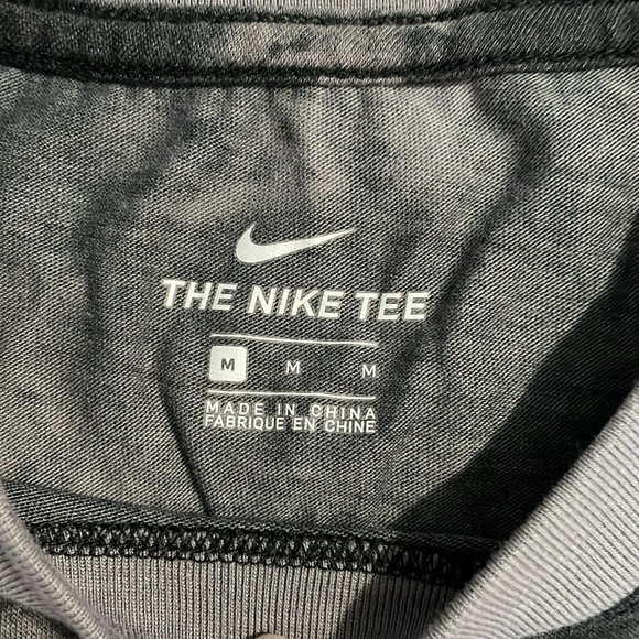 Women’s Nike Futura Tank top - Picture 3 of 6